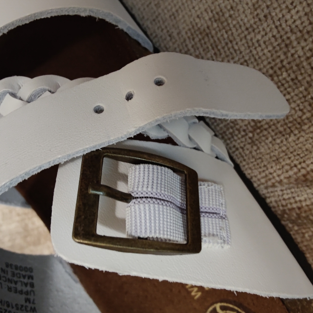 New 🆕 White Mountain Hazy Footbed Sandals, White Leather, Size 7 M - Picture 6 of 12